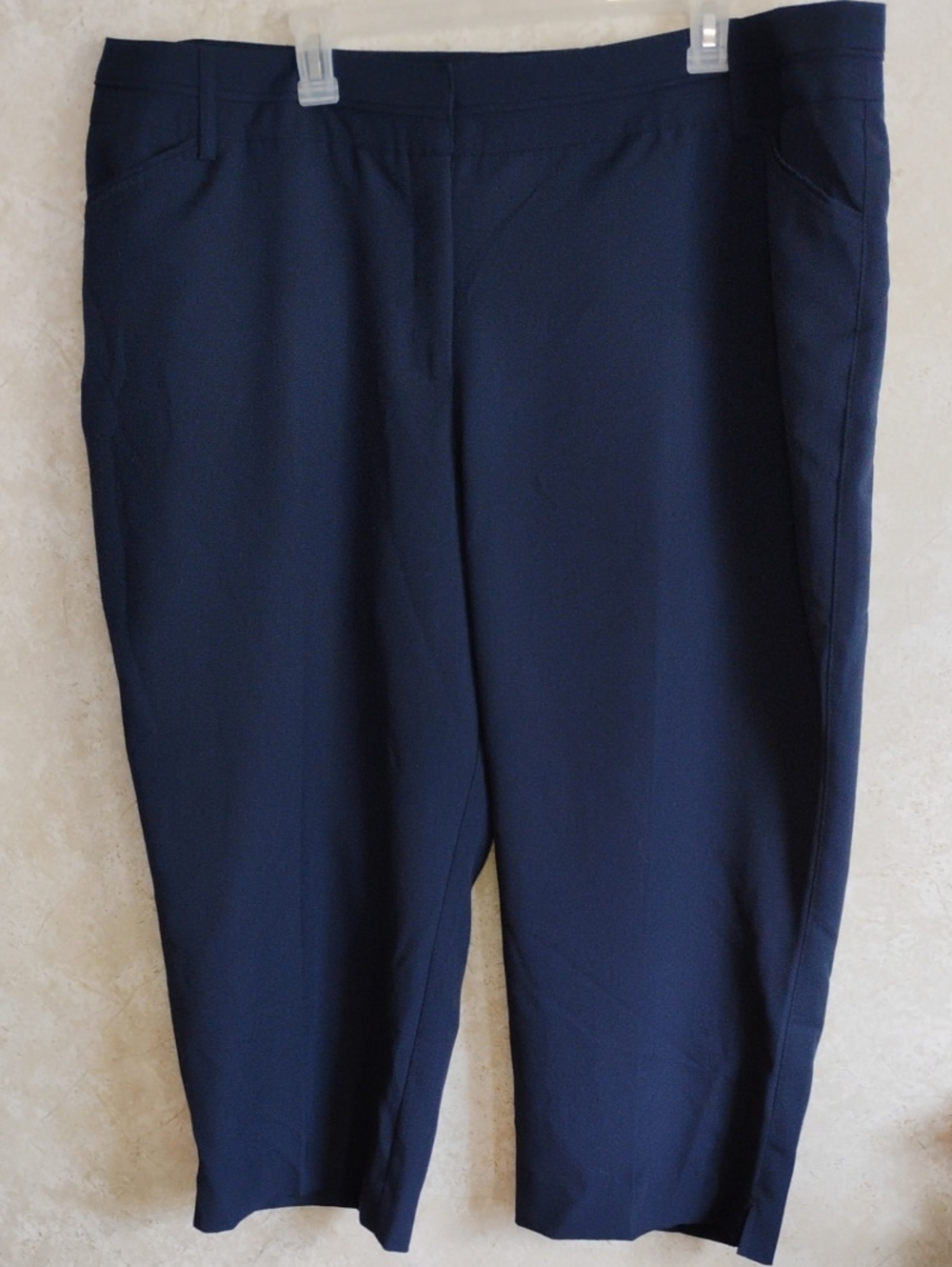 💜 DEAL 2/$30 NWT Navy Blue Classic Plus Size Crop Pants